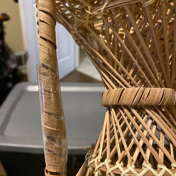 Mini Rattan Chair plant stand - Picture 4 of 4